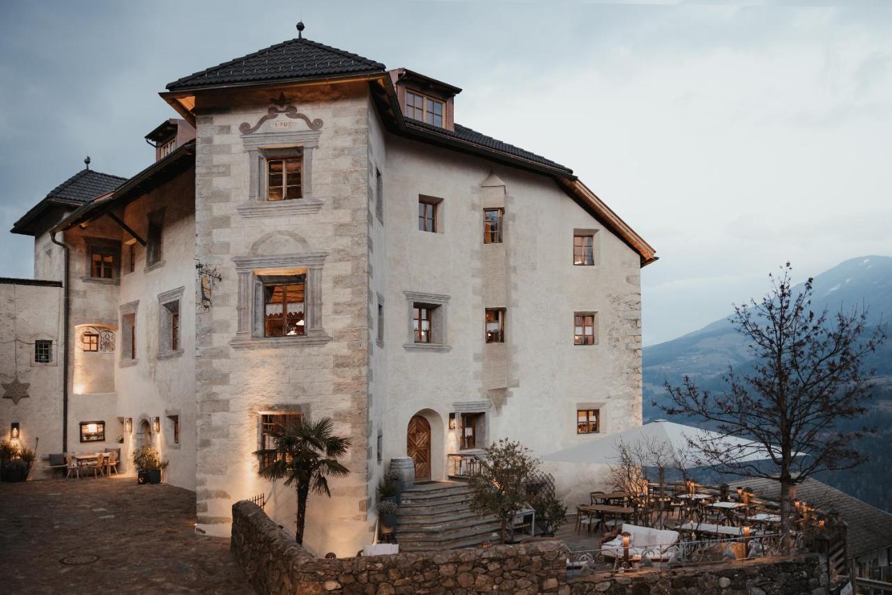 Ansitz Steinbock Hotel