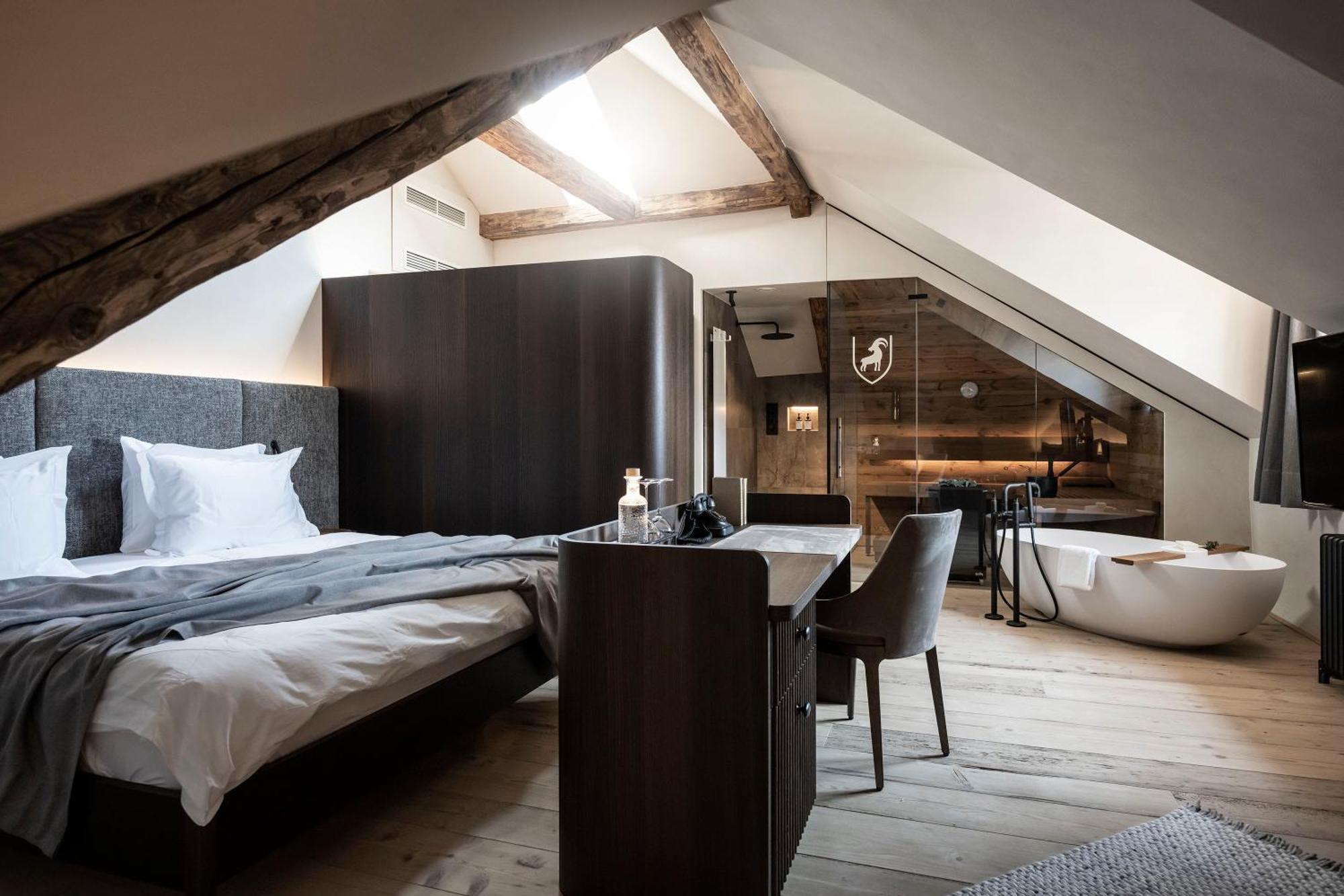 Ansitz Steinbock Hotel 5*